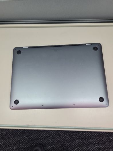 Apple MacBook Air 2022 13.6" M2 16GB 256GB Starlight 47 Cycles 6 Month Warranty