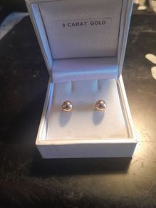 ladies 9ct gold earrings