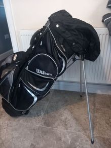 Wilson golf bag with stand.