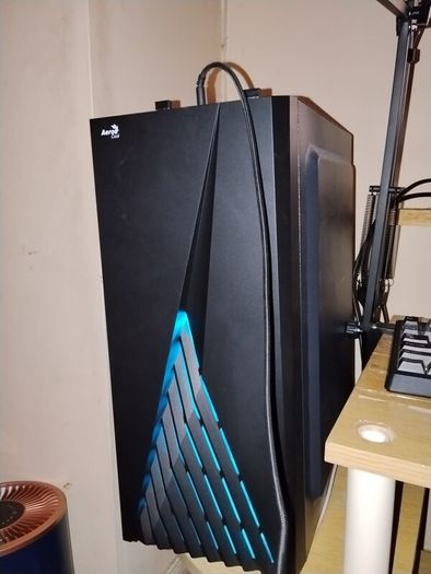 gaming pc and Monitor