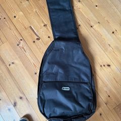 Thomann Guitar Bag - Excellent Condition - Quick Sale