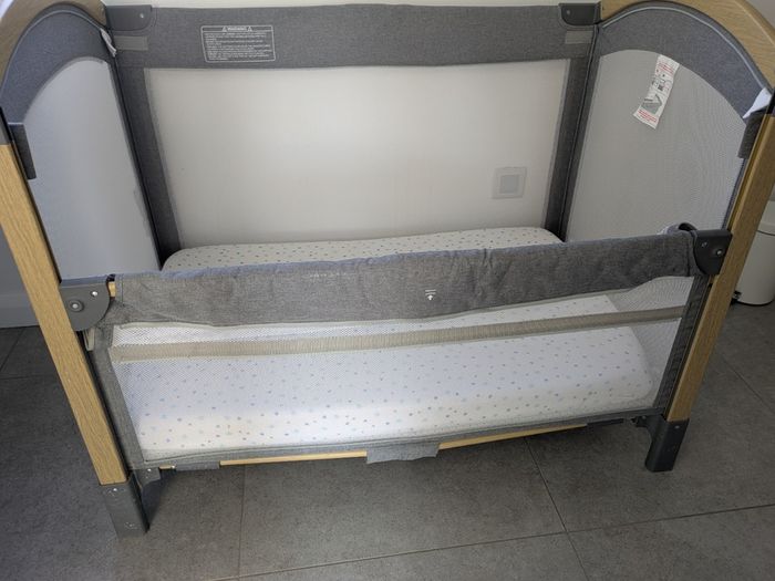 Cot/next to me
