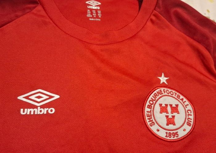 Shelbourne Football Club Official Umbro Football Jersey (Youths 10-11 Years) FREE POST