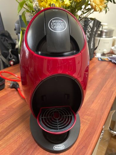 DeLonghi Dolce Gusto EDG250 Coffee Machine