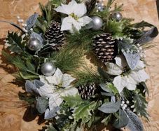 Large wreath like new