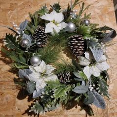 Large wreath like new