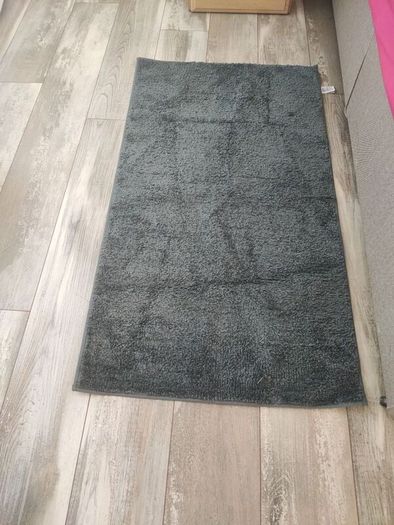 Livarno Home rug made of 100% polyester. [1]