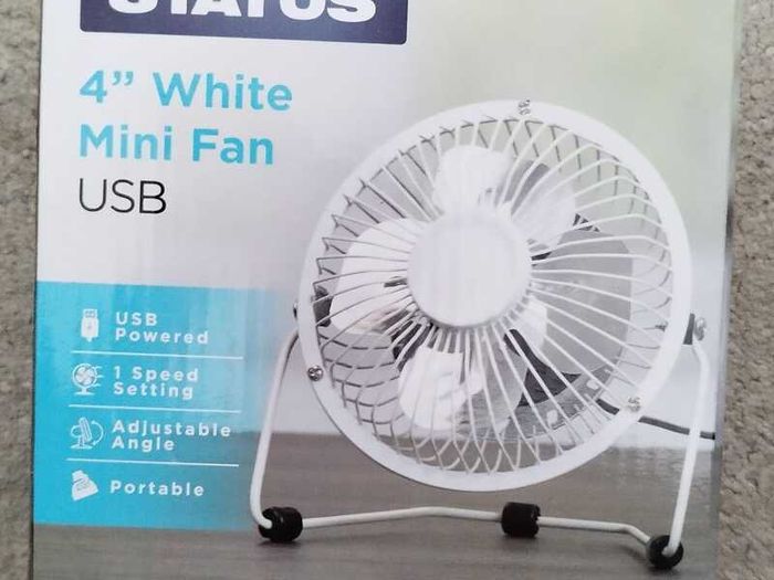 Status: 4 inches White Mini Fan USB