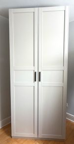 Standing wardrobe/closet