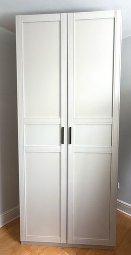 Standing wardrobe/closet