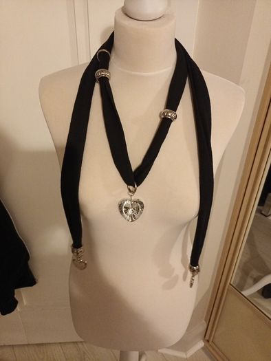 scarf/necklace