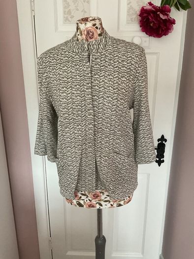jacket Bnwt Streetone casual jacket style unlined size 12 khaki & cream