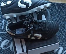 SG football boots