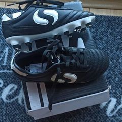 SG football boots