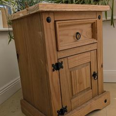 Wooden side unit