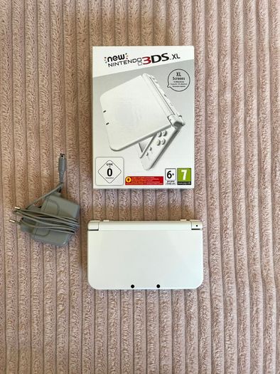 Boxed New Nintendo 3DS XL White with stylus