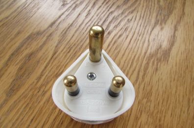 15 AMP 3 Pin Round Plug Top for Sale