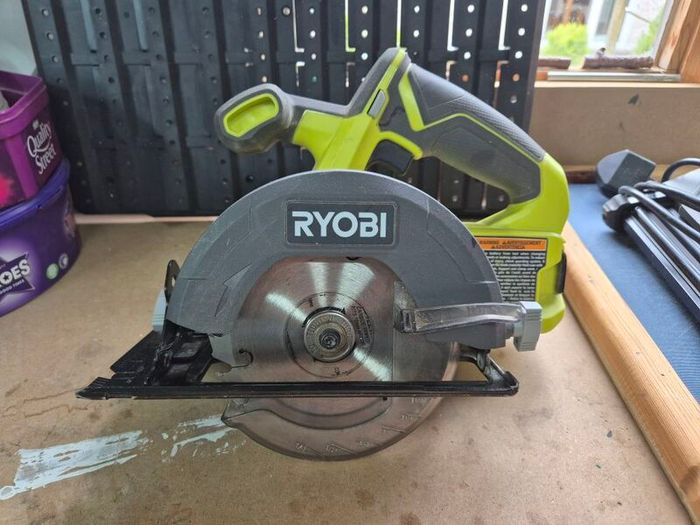 Ryobi cordless Circular saw.