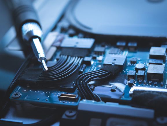 Custom Computer Builds and Repairs / Networking IT services / Laptop repairs