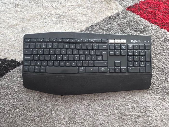 Logitech K850 Keyboard Only (repair or parts)