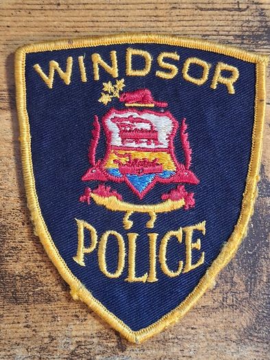 Vintage Windsor Police, Ontario Canada, Shoulder Badge, obsolete - free standard postage