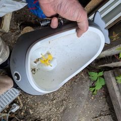 boys toilet trailing urinal