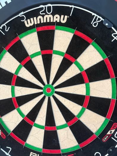 Winmau Blade 6 Darts Setup Complete Bundle