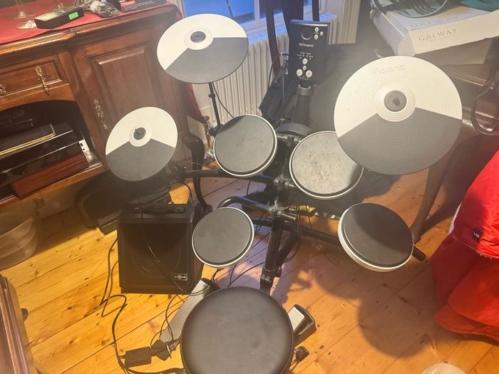 Roland TD1K electric drum kit