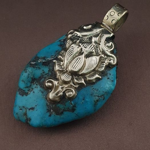Vintage Arizona Turqouise Silver Bird Desgin Pendant