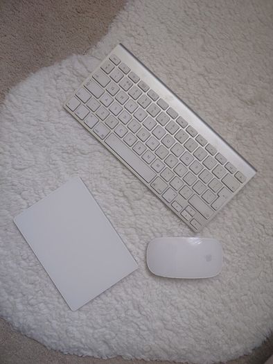 Apple Accessories Bluetooth keyboard, mouse and track pad in perfect condition