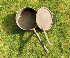 Cast Iron Pot with Lid