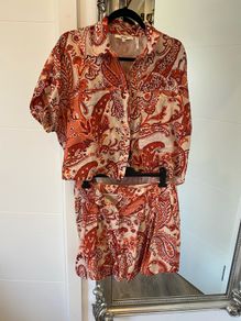Shorts + top = summer suit