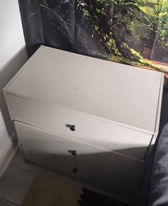 chest of drawers