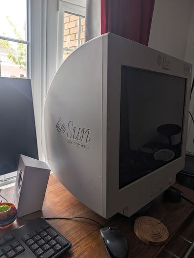 Rare 21inch Sun Microsystems GDM-5510 FD Trinitron CRT Monitor (Sony CPD-G520 Variant)  5800 Hours