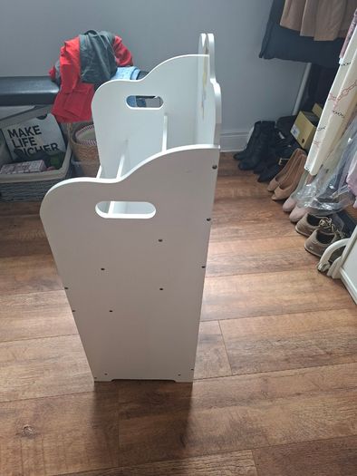 Baby book shelf