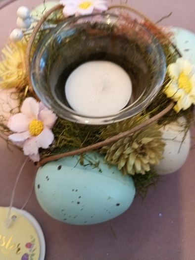 Brand new Easter glass T light holder