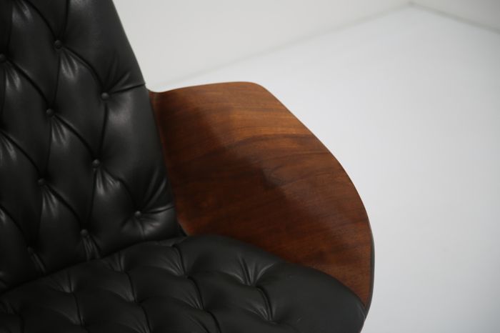 Mid-Century Sculpted Walnut Mr. Chair Lounge Chair by George Mulhauser for Plycraft, 1960s