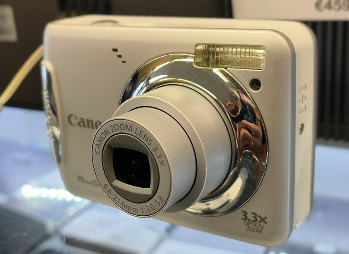 Canon PowerShot A480 10 MP Digital Camera with 3.3x Optical Zoom and 2.5-inch LCD/ Used