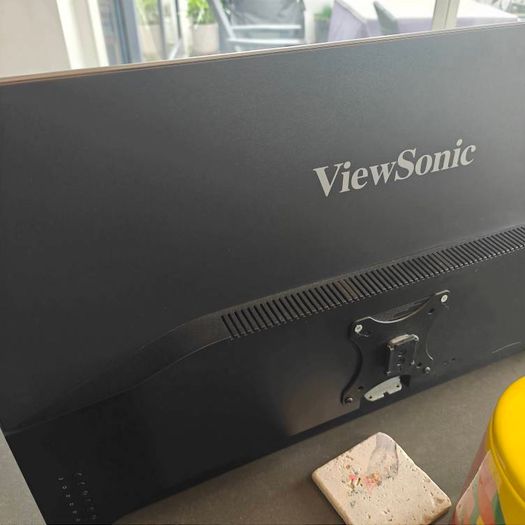 2x ViewSonic 27 inch WQHD Monitor (2560x1440)