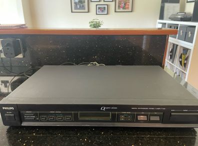 Philips Quartz Locked Digital Radio