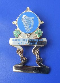 BOWLING LEAGUE OF IRELAND (Division 5 Winners 2009) - metal & enamel badge with its backing card (scarce!)
