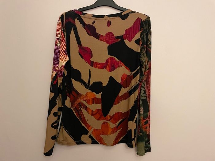 Brand new Desigual top