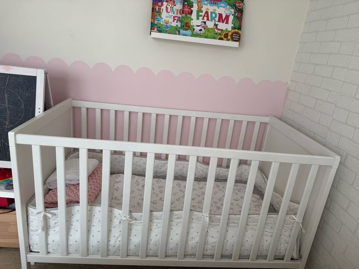 baby cot