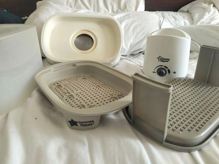 Tommee Tippee Bundle: Electric Steam Sterilizer & Bottle Warmer