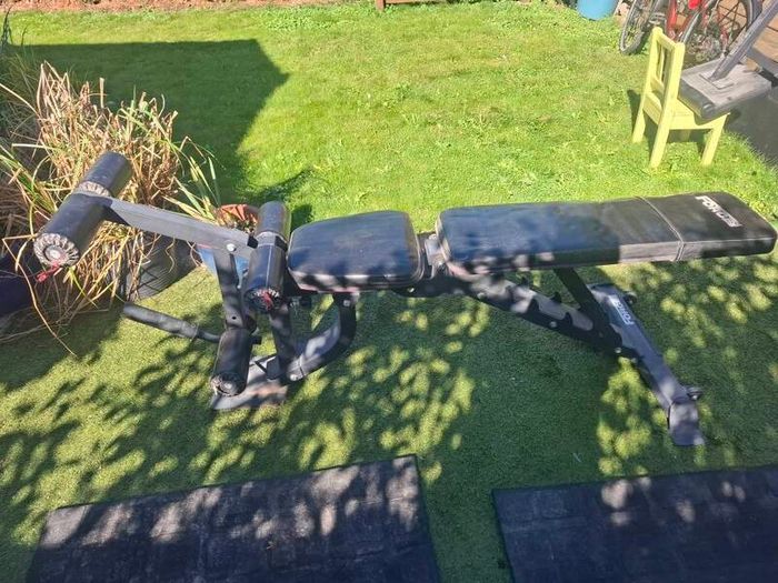 Weights bench Excellent condition