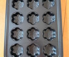 Les Creuset snowflake cupcake