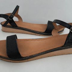"R & BE" Ladies Black Shimmer Sandals
