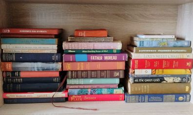 Vintage books lot 34 in total 1940's onwards for collectors or display or for reselling see all photos FREE TRACKED POSTAGE INCLUDED