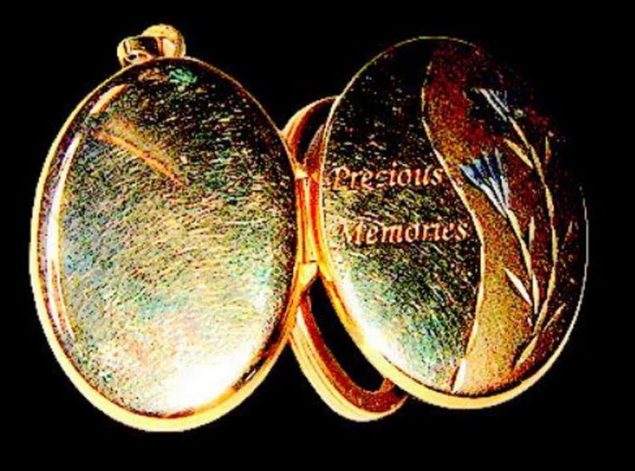 Vintage 9ct Gold Treble Section Locket