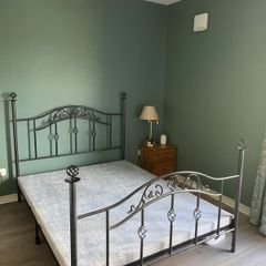 King size bed